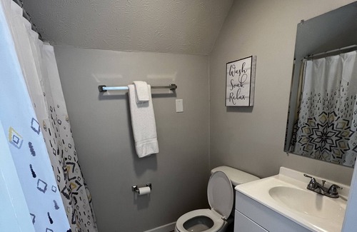 Phenix City Cottage | Cozy Cottage by the lake!