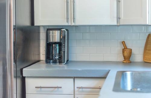 Oakley House | Cozy Cottage close to town