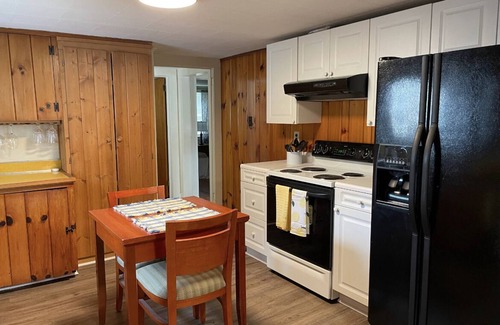 Candler House | Cozy cottage close to West Asheville and Candler!