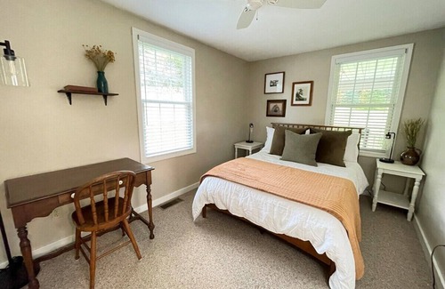 Penfield House | Cozy Cottage Convenience