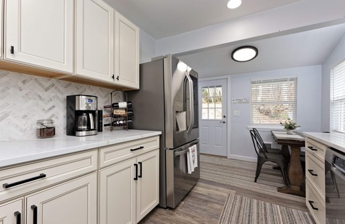 Hoodsport Cottage | Cozy cottage for snuggling up! Within walking distance to Hoodsport!