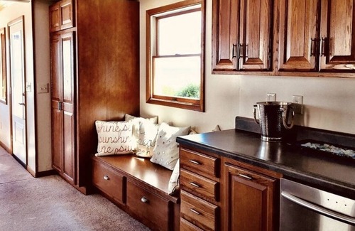 North East Cottage | Cozy Cottage for Two. 50 feet from Lake Erie with private BEACH & SUNSETS.