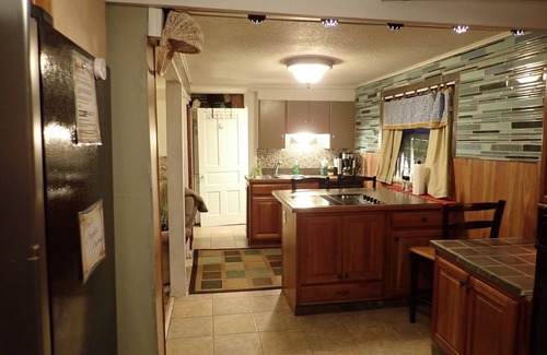 Boyne City Cabin | Cozy cottage hot tub 4 miles to Boyne mountain one mile to Boyne City