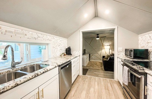 Central Colorado Springs Cottage | Cozy Cottage in the Heart of COS | pet friendly