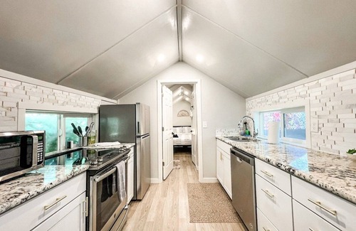 Central Colorado Springs Cottage | Cozy Cottage in the Heart of COS | pet friendly