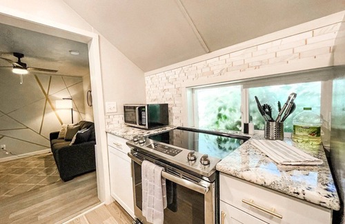 Central Colorado Springs Cottage | Cozy Cottage in the Heart of COS | pet friendly