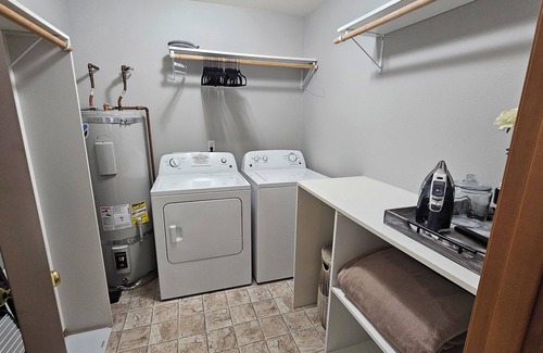 Oak Harbor Cottage | Cozy cottage in charming Oak Harbor with WiFi