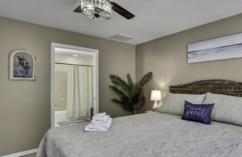 Crystal River House | Cozy Cottage in Crystal River