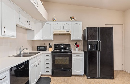 Euless House | Cozy Cottage in DFW Area!