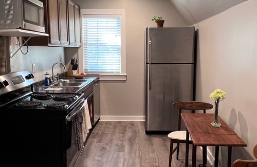 Florence Apartment | Cozy Cottage in DT Florence, AL.