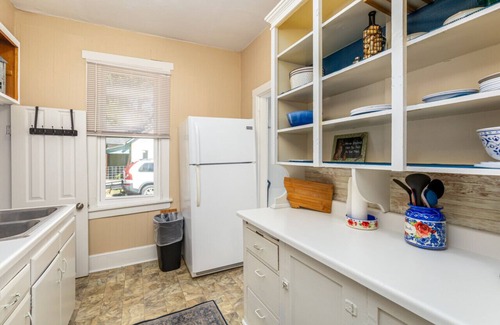 North Park House | Cozy cottage in the heart of the big city