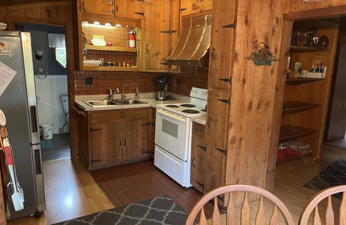 Waupaca Cottage | Cozy cottage in the heart of Waupaca's Chain O Lakes