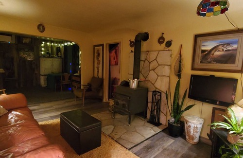 Hagerman Cottage | Cozy Cottage in the midst of Hot Springs and Waterfalls
