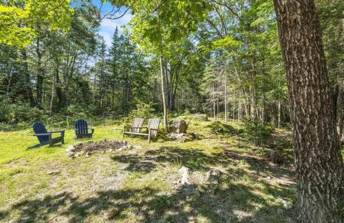 Surry House | Cozy cottage in the woods