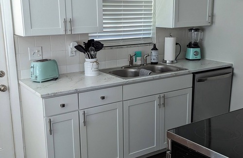 North Port House | Cozy cottage in Warm Mineral Springs