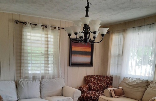 Fuquay-Varina House | Cozy Cottage like a Spa in Downtown Fuquay-Varina