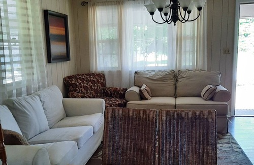 Fuquay-Varina House | Cozy Cottage like a Spa in Downtown Fuquay-Varina