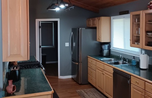 Clarkesville House | Cozy cottage minutes away from your next North GA adventure
