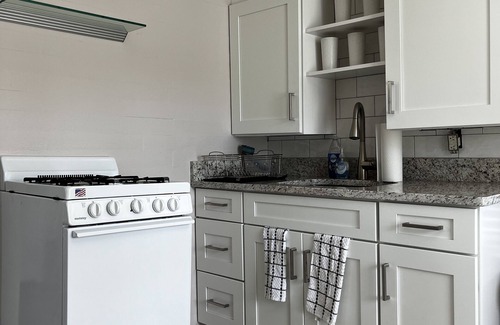 Wallaces New Smyrna Cottage | Cozy Cottage Near the Beach!
