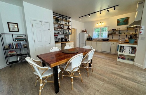 Albemarle House | Cozy Cottage near Lake Tillery, Uwharrie Forest. Bring boat or kayaks!