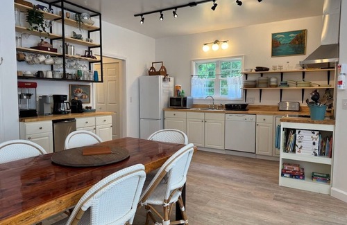 Albemarle House | Cozy Cottage near Lake Tillery, Uwharrie Forest. Bring boat or kayaks!