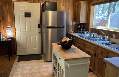 Nevada City Cottage | Cozy Cottage Near Scotts Flat Lake