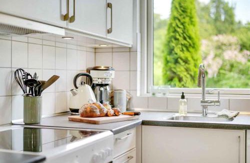 Udsholt House | Cozy Cottage Near The Beautiful Rågeleje Beach