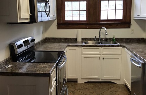 Macon House | Cozy Cottage on 10 acres in North Macon