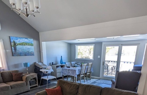 Roscoe House | Cozy Cottage on Amazing Tennanah Lake, Minutes from Roscoe