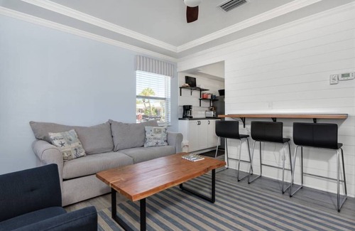 Nokomis Condo | Cozy cottage on Casey Key