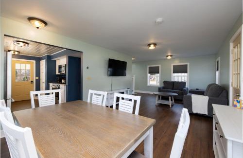 Warrensburg House | Cozy Cottage On Main
