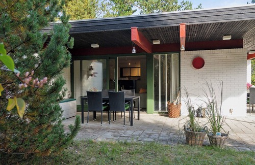 Hojby House | Cozy cottage on natural plot