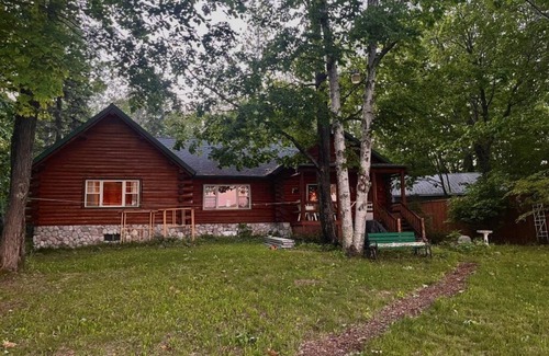 Houghton Cabin | Cozy cottage on Portage Lake
