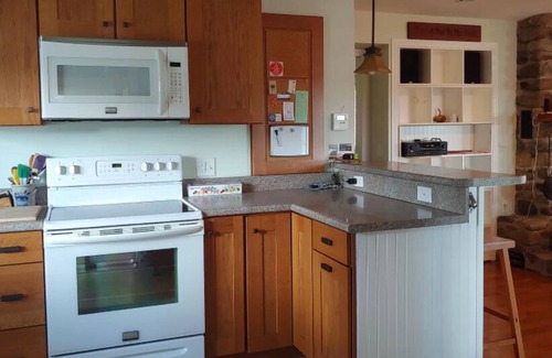 Wakefield Cottage | Cozy cottage on pristine Great East Lake