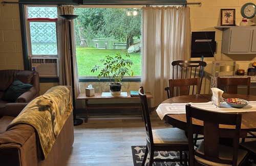 Omro Cottage | Cozy cottage on the Fox River, in town location