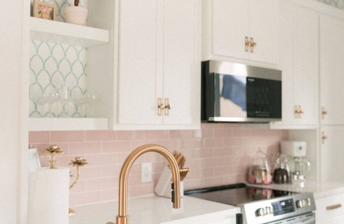 Lexington Cottage | Cozy Cottage Perfect for Girls Night Away
