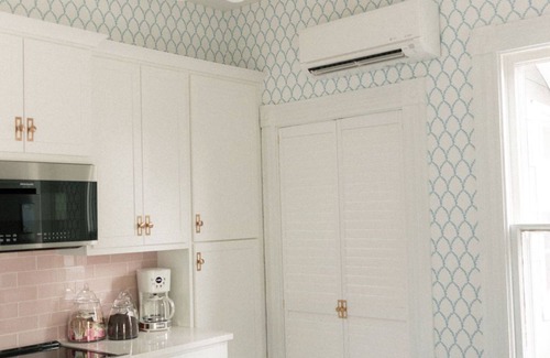 Lexington Cottage | Cozy Cottage Perfect for Girls Night Away