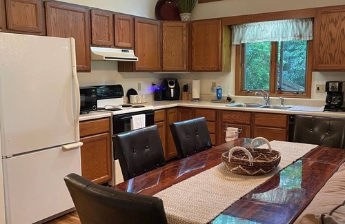 Newland Cottage | Cozy Cottage to enjoy the NC mountains , close to everything