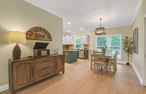 Blanchard Cottage | Cozy Cottage w/Pool, Hot Tub, Game room and Hiking Trails near Lake Livingston