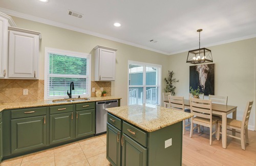 Blanchard Cottage | Cozy Cottage w/Pool, Hot Tub, Game room and Hiking Trails near Lake Livingston