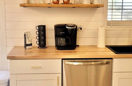 Colington Cottage | Cozy Cottage with Hot tub & Firepit! Near the Beach & Sound!
