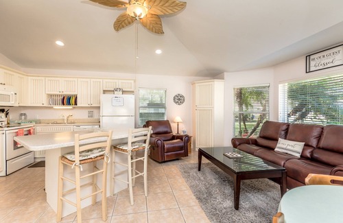Vero Beach House | Cozy cottage winter getaway 2-1 Relax and enjoy 'Another Day In Paradise'