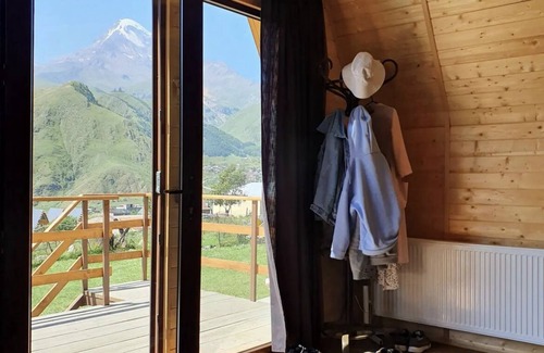 Stepantsminda Cottage | Cozy cottage with a panoramic view of Kazbegi.