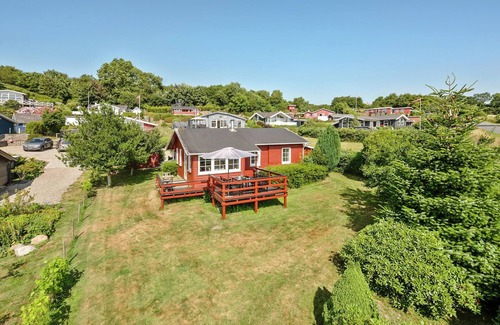 Aabenraa House | Cozy cottage with panoramic view from the living room and terrace.