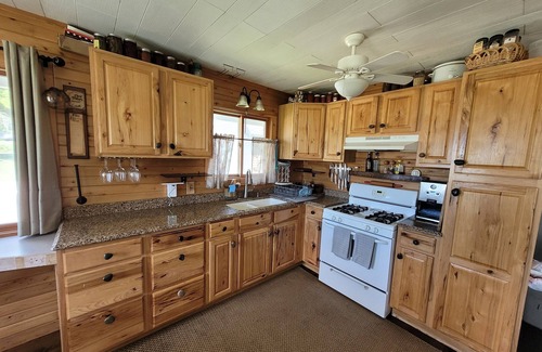 Traverse City House | Cozy Cottage with Lake Leelanau access