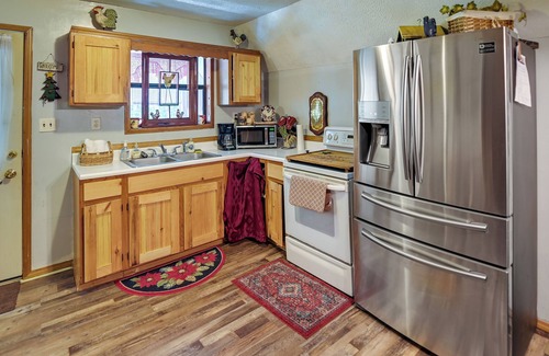 Wellington Cabin | Cozy Country Cabin 4 Mi to Cave Run Lake!