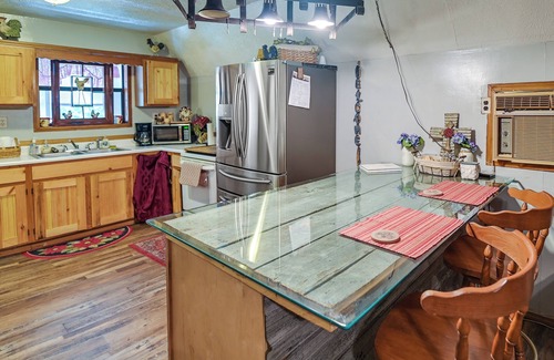 Wellington Cabin | Cozy Country Cabin 4 Mi to Cave Run Lake!