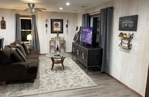Hulbert Cabin | Cozy Country Cabin in the woods.