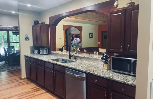 Madison House | Cozy Country Home - Sportsman & Outdoor Enthusiasts Welcome