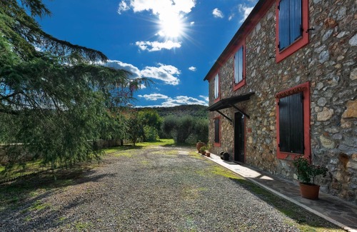 Gavorrano House | Cozy country house surrounded by olive trees.